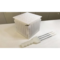 BROCHETEUR MANUEL, CUBE DE 22X22 MM, 49 BROCHETTES 31514 L2G