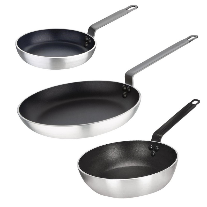 Ensemble 2 poêles et 1 sauteuse antiadhésives Vogue Cook Like A Pro SA691 Vogue Ensemble 2 poêles et 1 sauteuse antiadhésives Vogue Cook Like A Pro SA691 Vogue